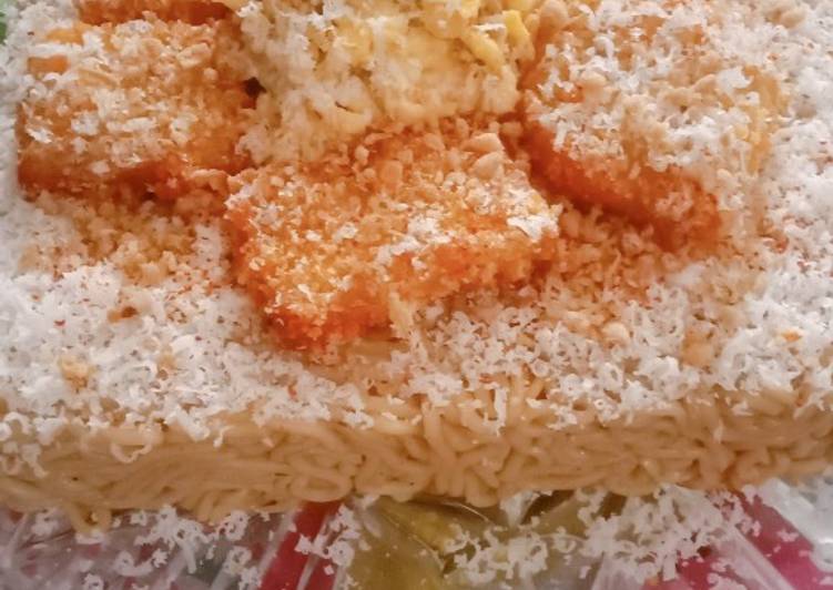 Steps to Prepare Perfect Indomie &#34;Birthday Cake&#34;