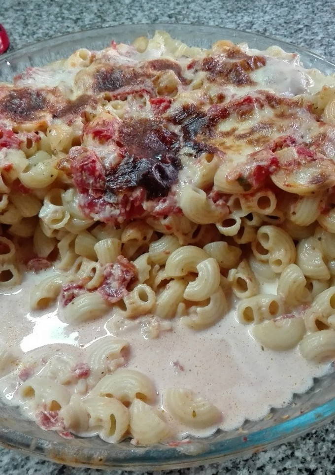 Una foto de Fideos gratinados con salsa mixta