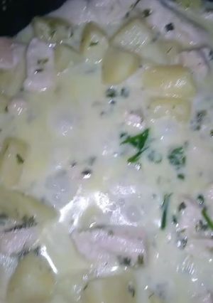 Una foto de Pollo a la crema