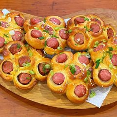 A picture of Hot Dog Flower Buns.