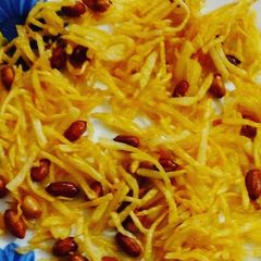 A picture of Aloo peanuts fry.