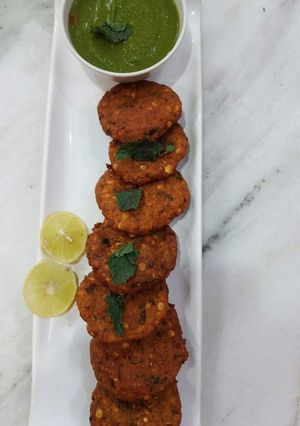 मसाला वड़ा (masala vada recipe in Hindi) रेसिपी मुख्य फोटो