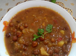 A picture of Chana masala(chickpea).