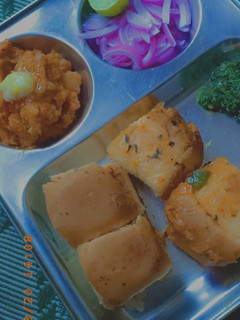 पाव भाजी (pav bhaji recipe in Hindi) रेसिपी मुख्य फोटो
