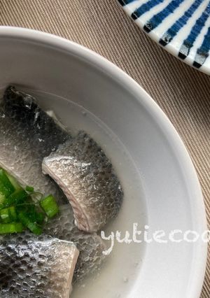 暖胃薑絲魚皮湯 的食譜成品照片