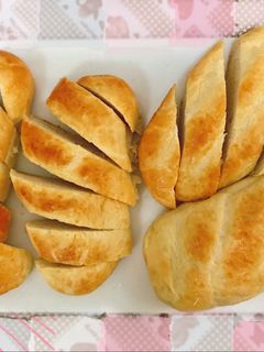 當日中種 小哈斯煉奶酥皮麵包 的食譜成品照片