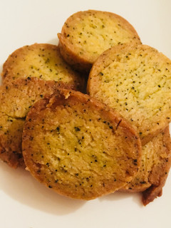 A picture of Icebox tea cookies.