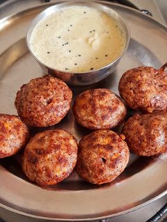 ராகி குழி பணியாரம்(ragi kulipaniyaram recipe in tamil) செய்முறை முக்கிய புகைப்படம்