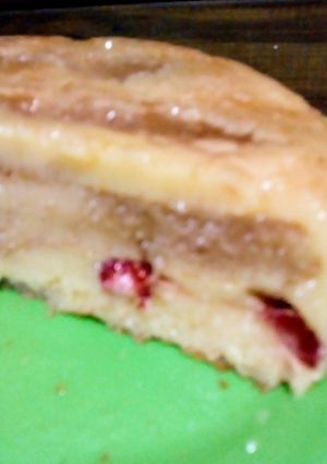 Una foto de Postre de frutillas y vainillas