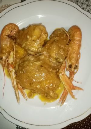 Una foto de Pollo con cigalas