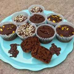A picture of Muffins de chocolate veganos y saludables.