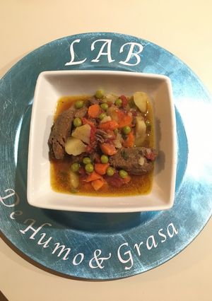 Foto principal de Res con Vegetales en Olla Lenta
