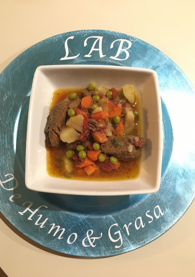 Una foto de Res con Vegetales en Olla Lenta