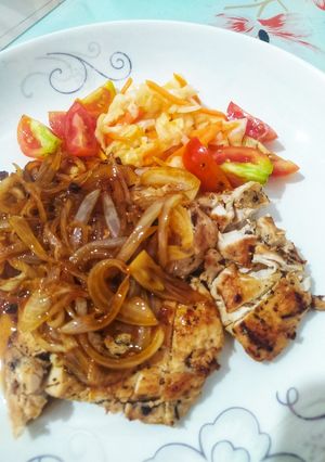 Foto resep CHICKEN GRILL WITH CARAMELIZED ONION + SALAD ALA HOKBEN