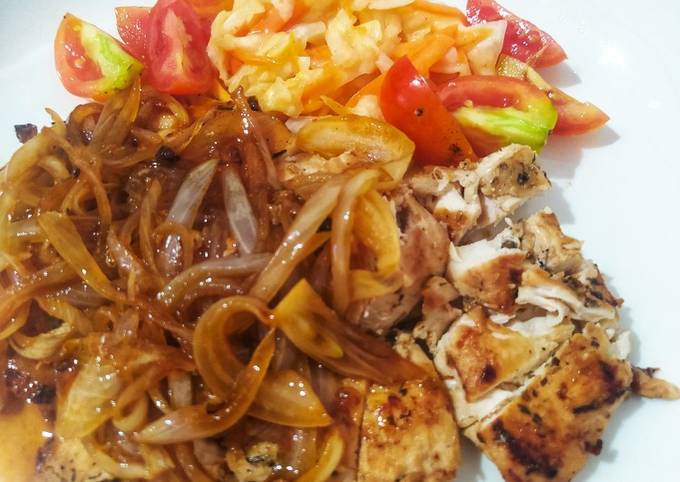 CHICKEN GRILL WITH CARAMELIZED ONION + SALAD ALA HOKBEN