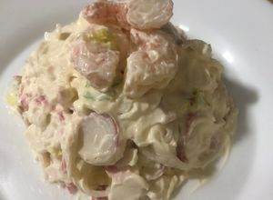 Foto principal de Ensaladilla de surimi con gambas