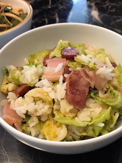 中西食材合璧的“上海咸肉菜饭” 的食譜成品照片