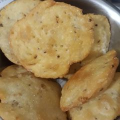 A picture of Namkeen Ajwain Mathri.