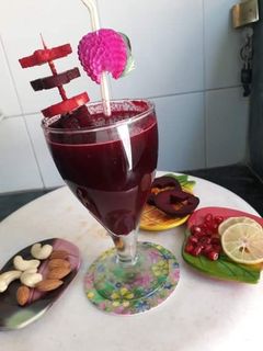रेड वेलवेट समूथी (red velvet smoothie recipe in Hindi) रेसिपी मुख्य फोटो