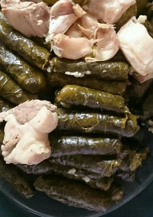 صورة لوصفة ورق عنب بلحمة وليمون وثوم