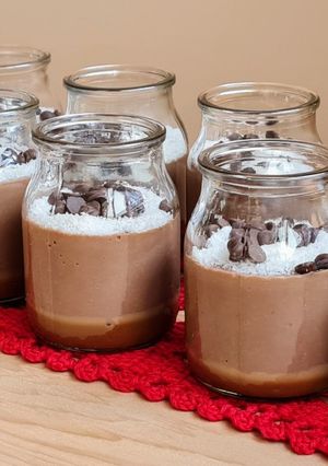 Una foto de Postrecito de chocolate con corazón de dulce de leche (🐽 fat-fat 😅)