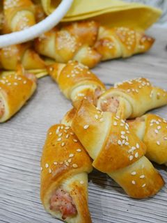 Sonkás kiflik recept fotója