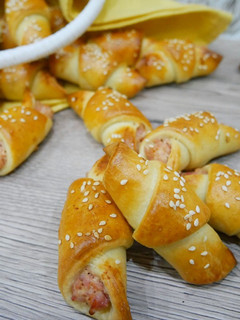 Sonkás kiflik recept fotója