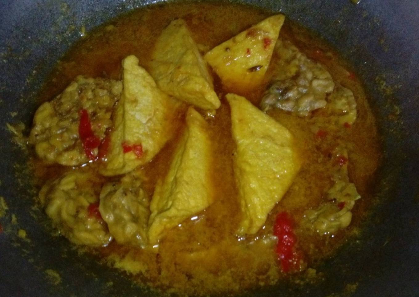 Tempe tahu kuah santan