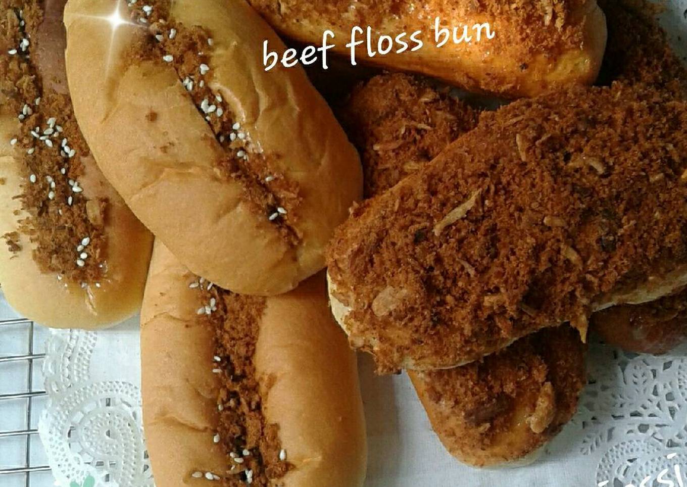 Beef floss bun(roti abon)