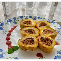 Chicken stuffed egg roll A picture of Chicken stuffed egg roll.