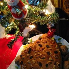 A picture of Eggless Fresh Plum Cake.