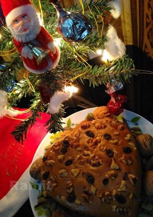 A picture of Eggless Fresh Plum Cake.