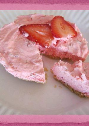Una foto de 🍓Tarta de gelatina de fresa🍓