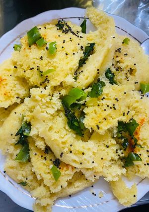 A picture of Suji Dhokla.