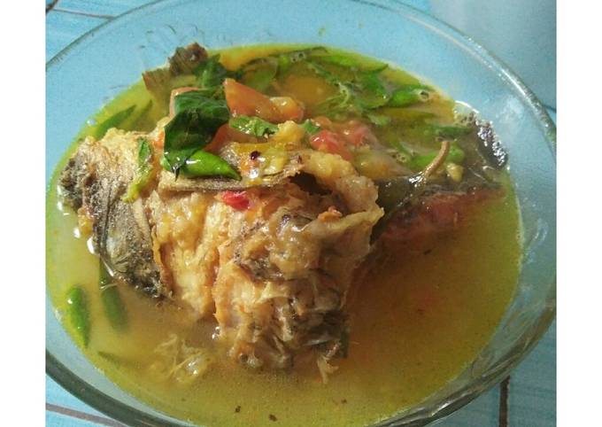 Langkah Mudah untuk Membuat Ikan mas kuah kuning yang Enak