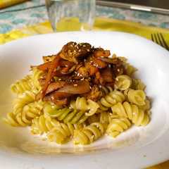 Foto principal de Salteado de pollo al curry con fideos