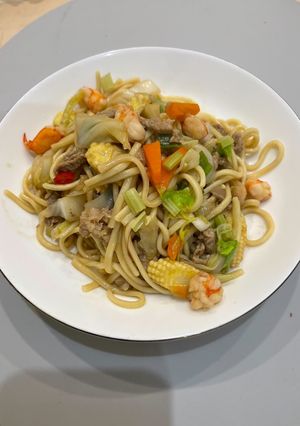 肉絲蝦仁炒麵 的食譜成品照片