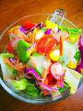 Avocado Salad dengan Tahini Toum Sauce