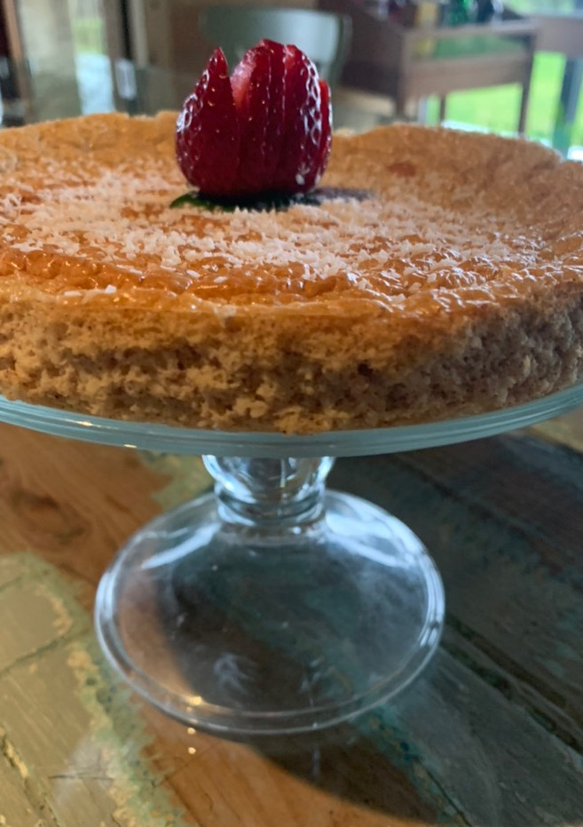 Una foto de Torta de coco y limón sin harina y sin azúcar