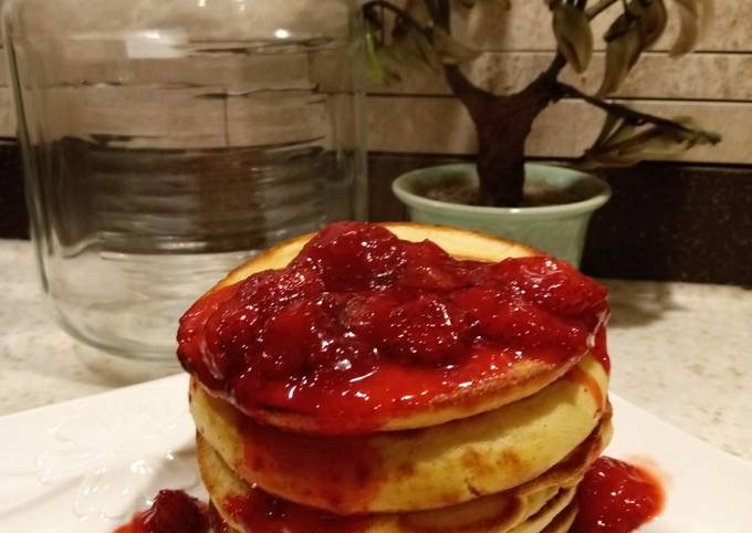 Recipe of Speedy Pancakes with Starwberry Sauce - Quick and Easy Meals