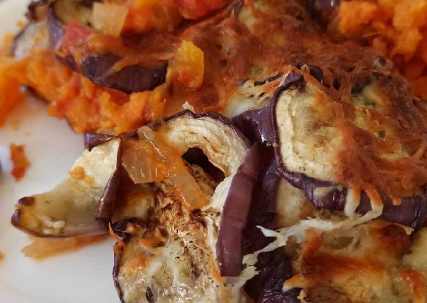 Moussaka rápida de berenjena con relleno de boniato y calabaza