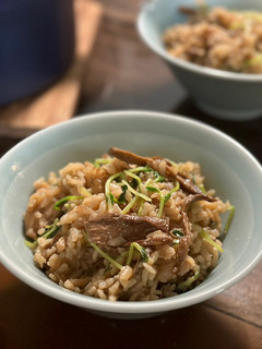 鍋煮牛肝蕈菇雞肉炊飯 的食譜成品照片