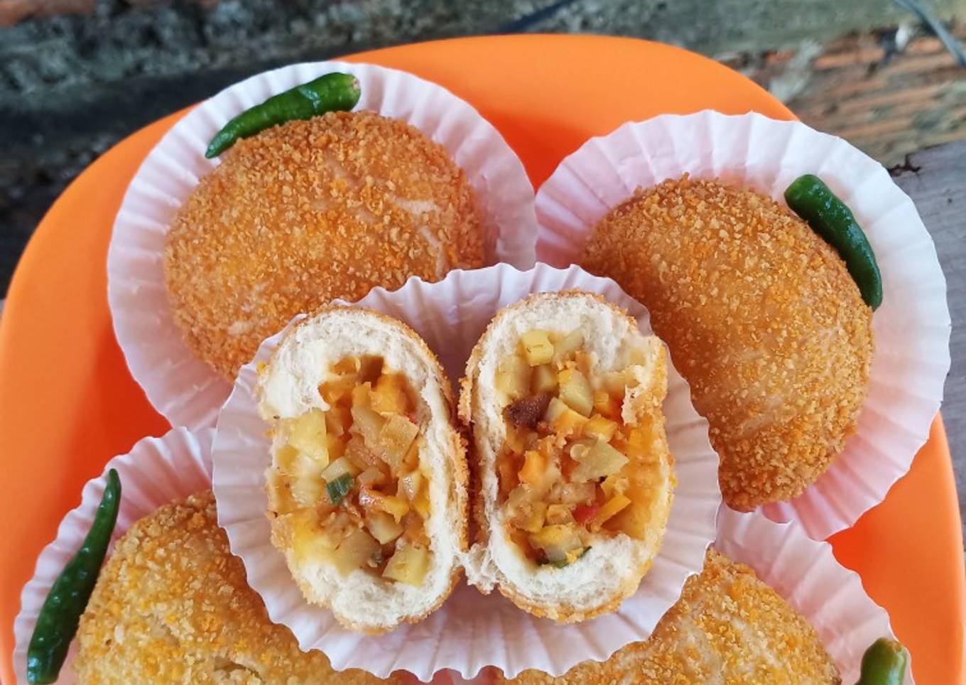 Roti goreng sayur pedas