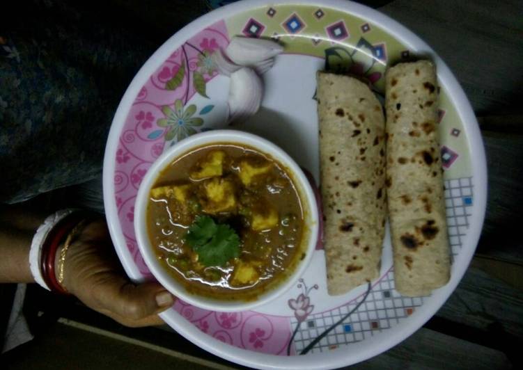 Recipe of Homemade Paneer Curry &amp; Roti