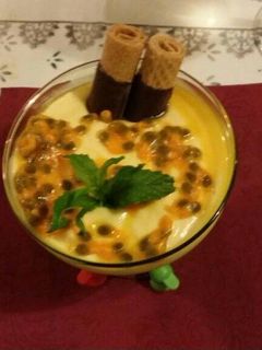 Una foto de Mousse de maracuyá