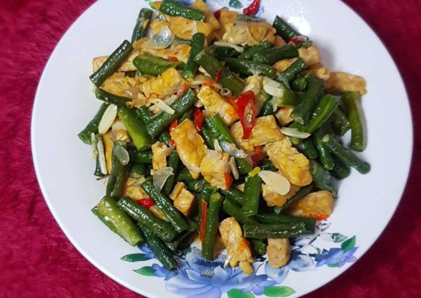 Tumis kacang panjang tempe