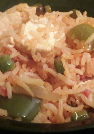 A picture of Matar paneer pulao.
