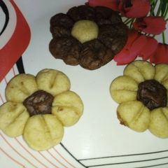 A picture of Flowers cookies.