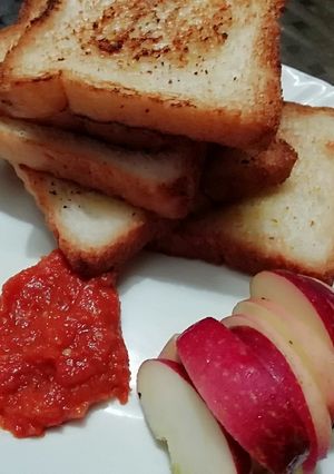A picture of Tomato garlic jam.