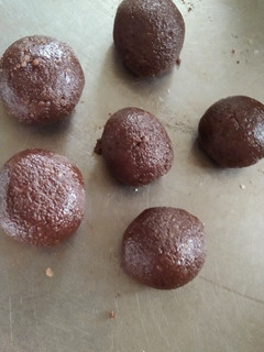 રોટલી ના બોલ્સ (Rotli Balls Recipe In Gujarati) રેસીપી મુખ્ય ફોટો